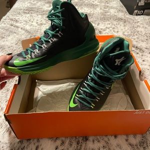 Nike KD V size 10